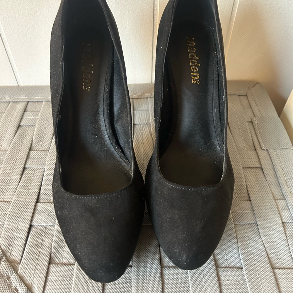 Madden NYC Suede Platform Pumps - Black Size 10